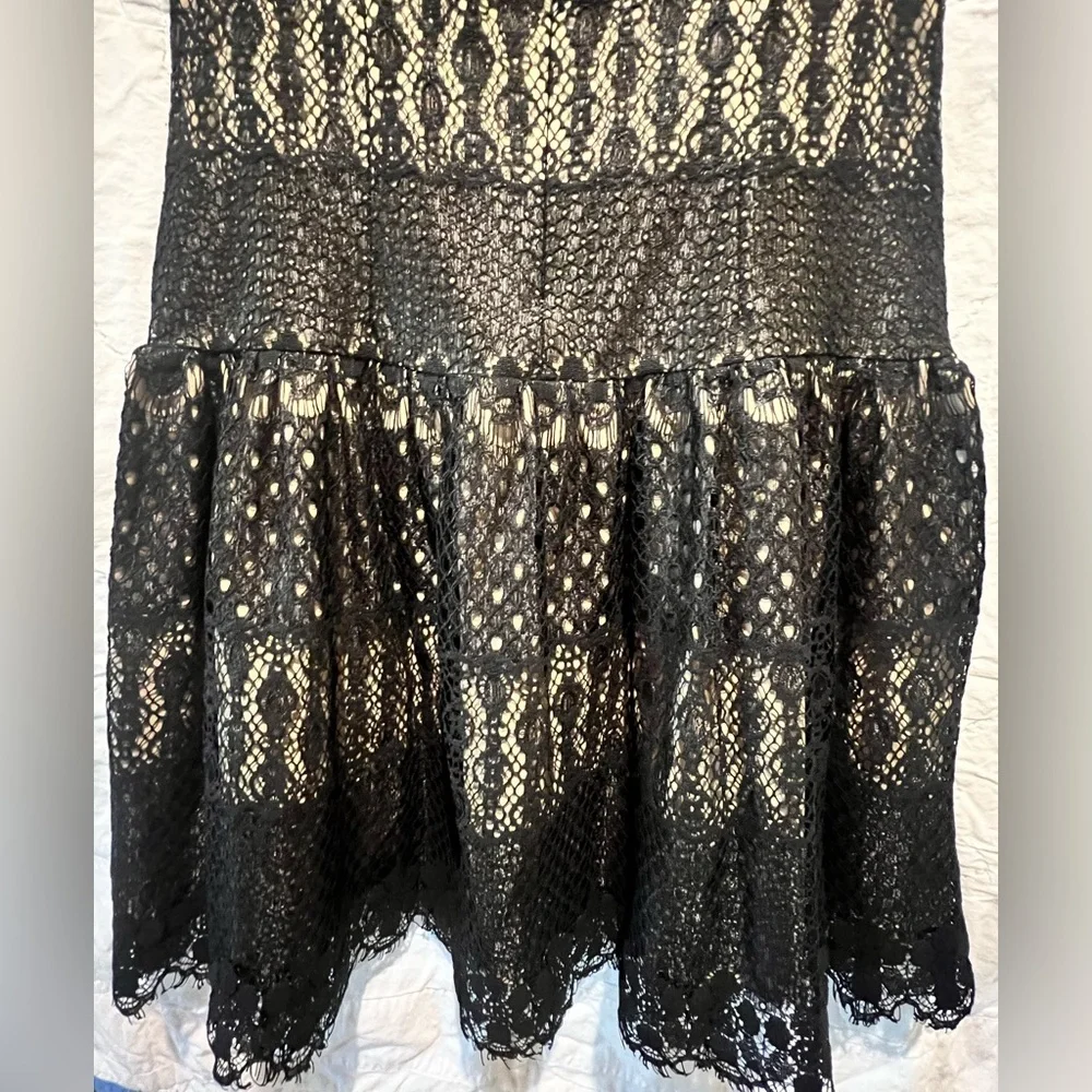 CeCe by Cynthia Steffe black lace dress 
size 4 - Picture 5 of 12
